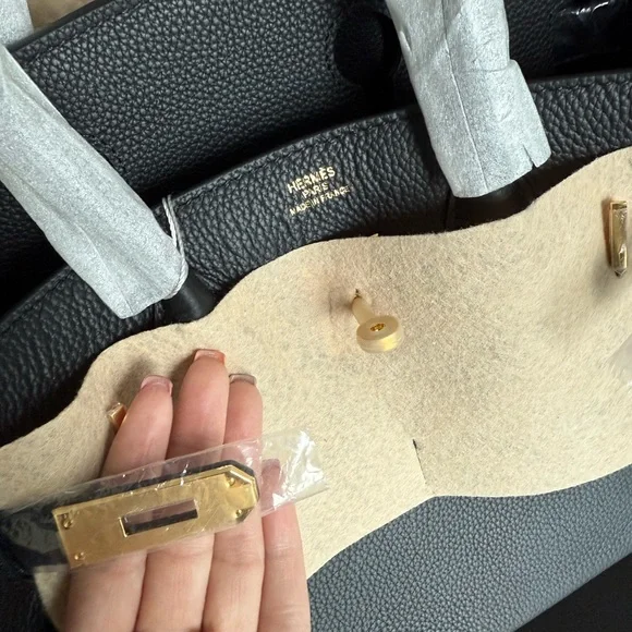 Black Leather Handbag - Picture 9 of 10